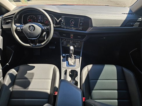 Used 2021 Volkswagen Jetta SE image 18