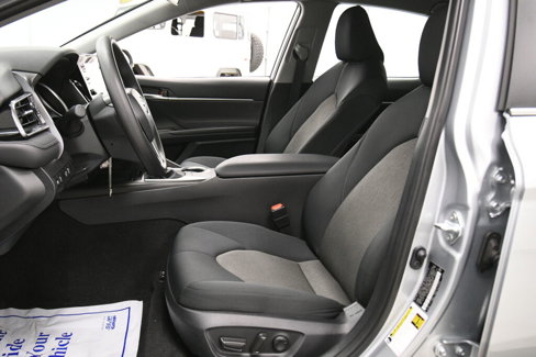 Used 2023 Toyota Camry LE image 9