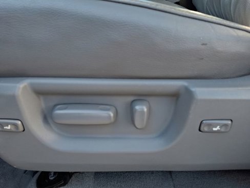 Used 2010 Toyota Tundra Limited image 16