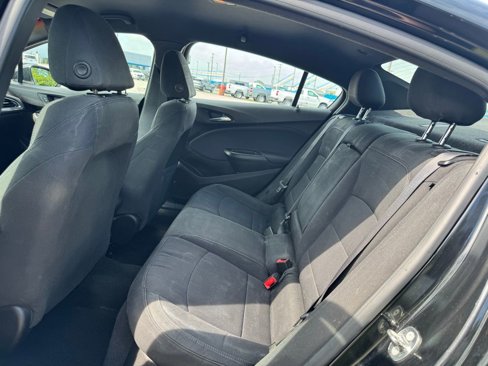 Used 2018 Chevrolet Cruze LT w/ Convenience Package image 14
