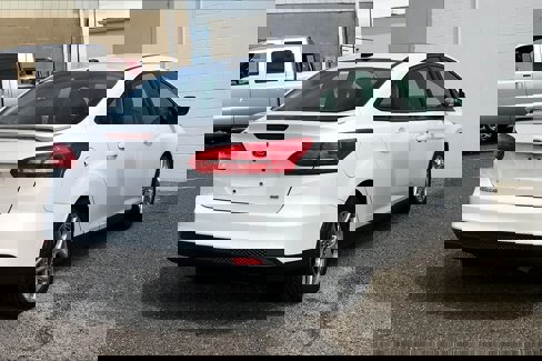 Used 2015 Ford Focus SE w/ Equipment Group 201A image 11