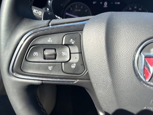 Used 2022 Buick Envision Essence w/ Safety Package image 16