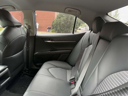 Used 2024 Toyota Camry SE image 16