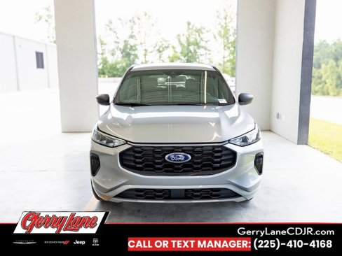 Used 2024 Ford Escape ST-Line w/ Cold Weather Package image 2