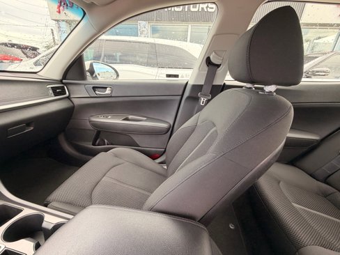 Used 2020 Kia Optima LX image 17