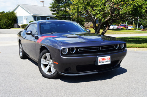Used 2019 Dodge Challenger SXT image 18