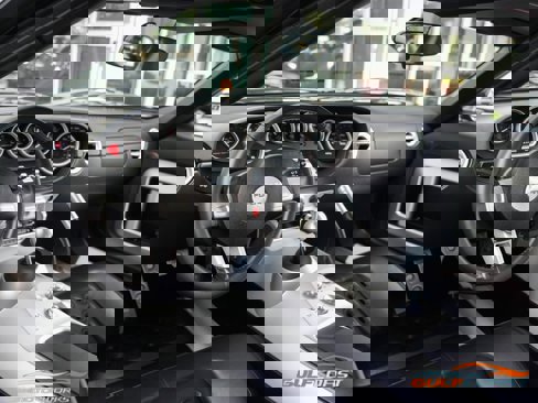 Used 2006 Ford GT image 2