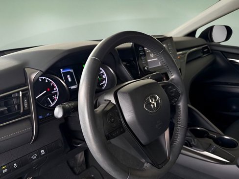 Used 2022 Toyota Camry SE image 17