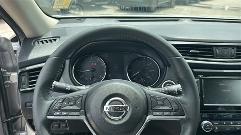 Used 2018 Nissan Rogue SV image 18