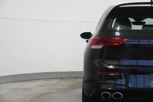 Used 2023 Volkswagen Golf R image 12
