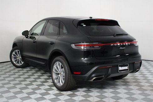 New 2026 Porsche Macan image 3