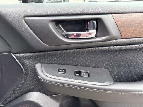 Used 2016 Subaru Outback 2.5i Limited image 14