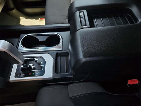 Used 2017 Toyota Tundra SR5 image 24