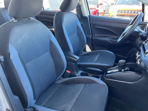Used 2023 Nissan Versa SV image 34