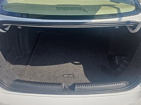 Used 2017 Volkswagen Jetta SE image 15