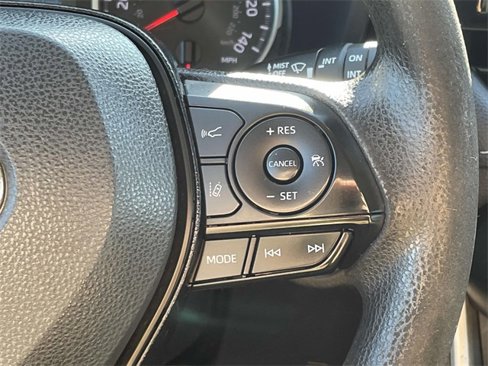 Used 2021 Toyota RAV4 XLE image 20