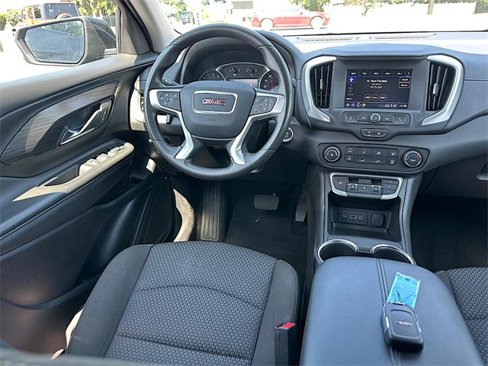 Used 2024 GMC Terrain SLE image 18