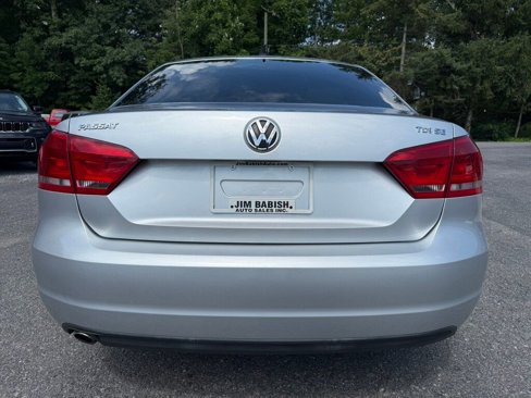 Used 2013 Volkswagen Passat TDI SE image 4