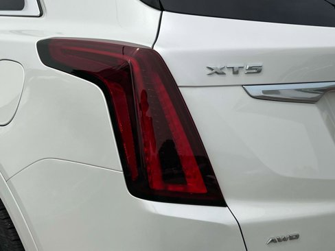 Certified 2022 Cadillac XT5 Premium Luxury image 9