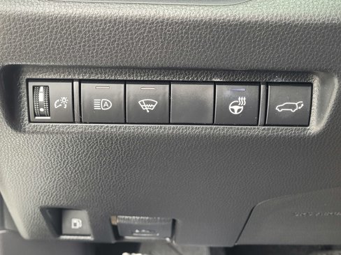 Used 2022 Toyota RAV4 SE image 20