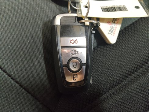 Used 2020 Ford Fusion SE image 32