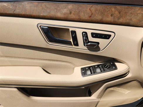 Used 2014 Mercedes-Benz E 350 4MATIC Sedan image 29