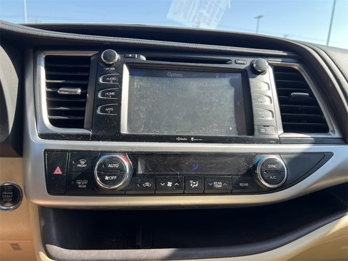 Used 2015 Toyota Highlander XLE image 12