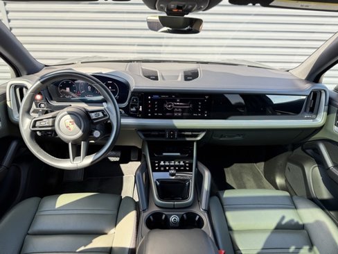 Certified 2024 Porsche Cayenne image 17