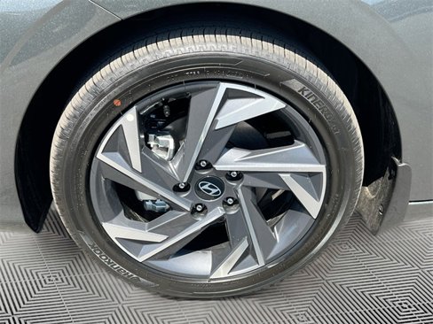 New 2025 Hyundai Elantra SEL image 28
