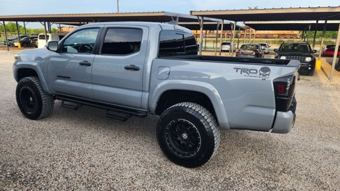 Used 2021 Toyota Tacoma TRD Sport image 11