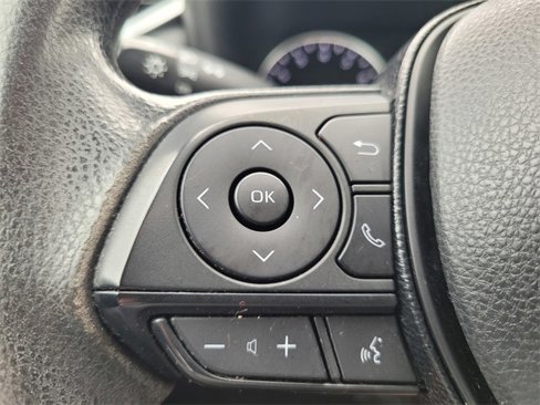 Used 2021 Toyota RAV4 LE image 28