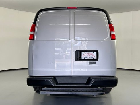 Used 2019 Chevrolet Express 2500 image 6