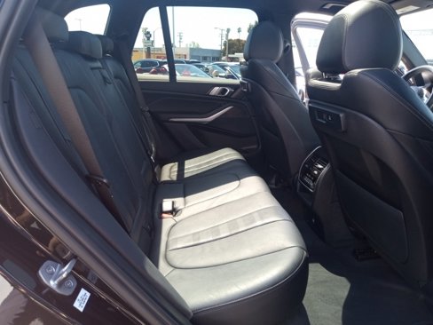 Used 2022 BMW X5 sDrive40i w/ M Sport Package image 21