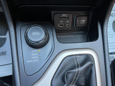 Used 2014 Jeep Cherokee Latitude image 29