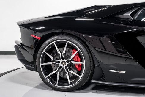 Used 2017 Lamborghini Aventador S image 47