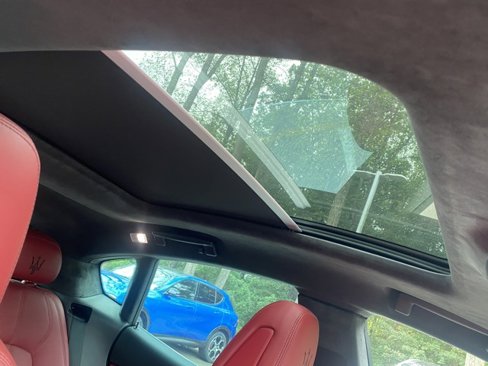 Used 2019 Maserati Levante GTS image 43