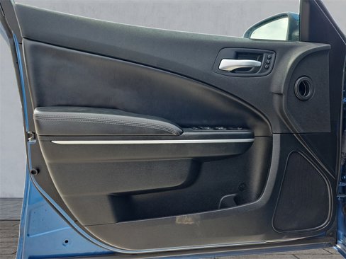 Used 2022 Dodge Charger SXT w/ Leather Interior Group image 17