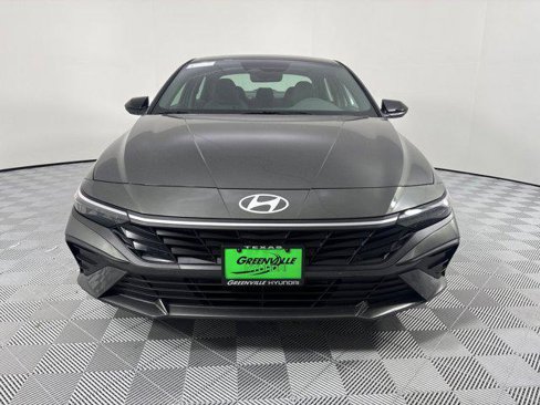 New 2025 Hyundai Elantra Sport image 5