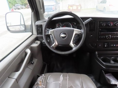 Used 2017 Chevrolet Express 2500 image 11