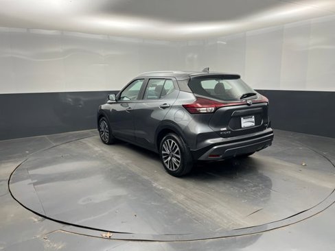 Used 2022 Nissan Kicks SV image 7