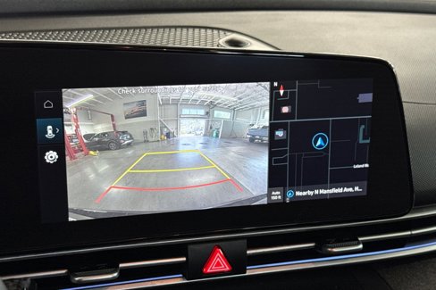Used 2025 Hyundai Elantra SEL image 19