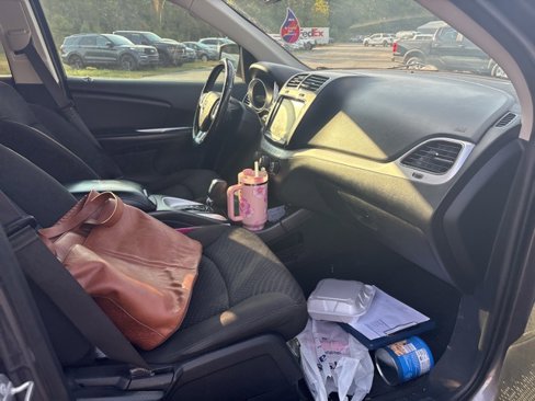 Used 2019 Dodge Journey SE image 6
