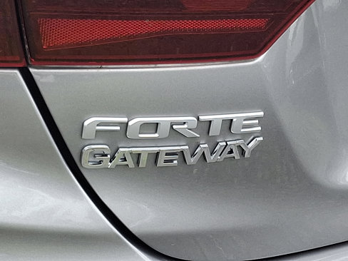 Used 2022 Kia Forte LXS image 28