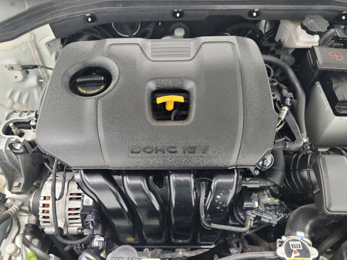 Used 2019 Hyundai Elantra SE w/ Cargo Package image 30