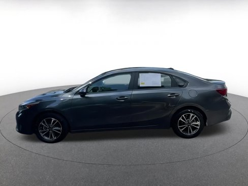 Used 2024 Kia Forte LXS image 9