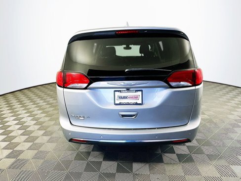 Certified 2018 Chrysler Pacifica Touring Plus w/ Tire & Wheel Group image 10