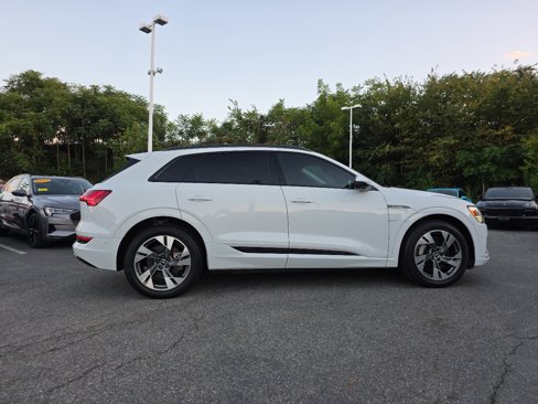 Used 2021 Audi e-tron Premium w/ Convenience Plus Package image 19