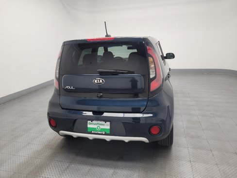 Used 2017 Kia Soul + image 7