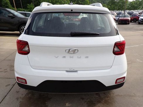 New 2025 Hyundai Venue SEL image 23