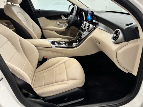 Used 2019 Mercedes-Benz C 300 Sedan image 23
